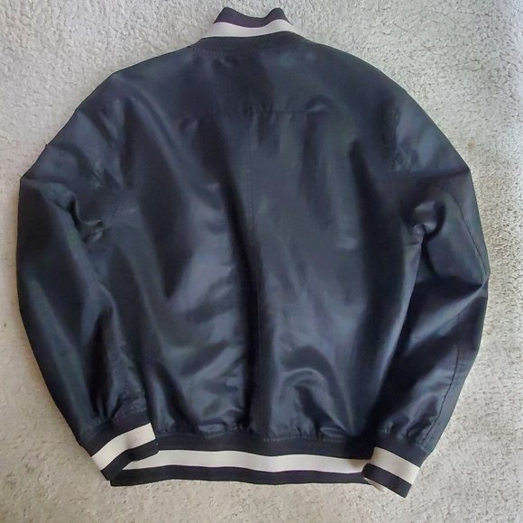 Guess Jacket - Size Large - Picture 7 of 8